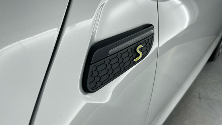 MINI Hatchback 135kW Cooper S Level 3 33kWh 3dr Auto Electric Hatchback